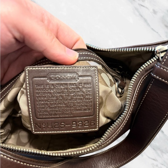 COACH Vintage Legacy Brown Slim Hobo Duffle Shoulder Bag Y2K 9325 - Picture 8 of 10